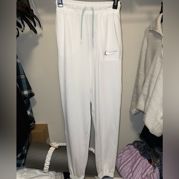 NWT white Nike joggers - Picture 2 of 6